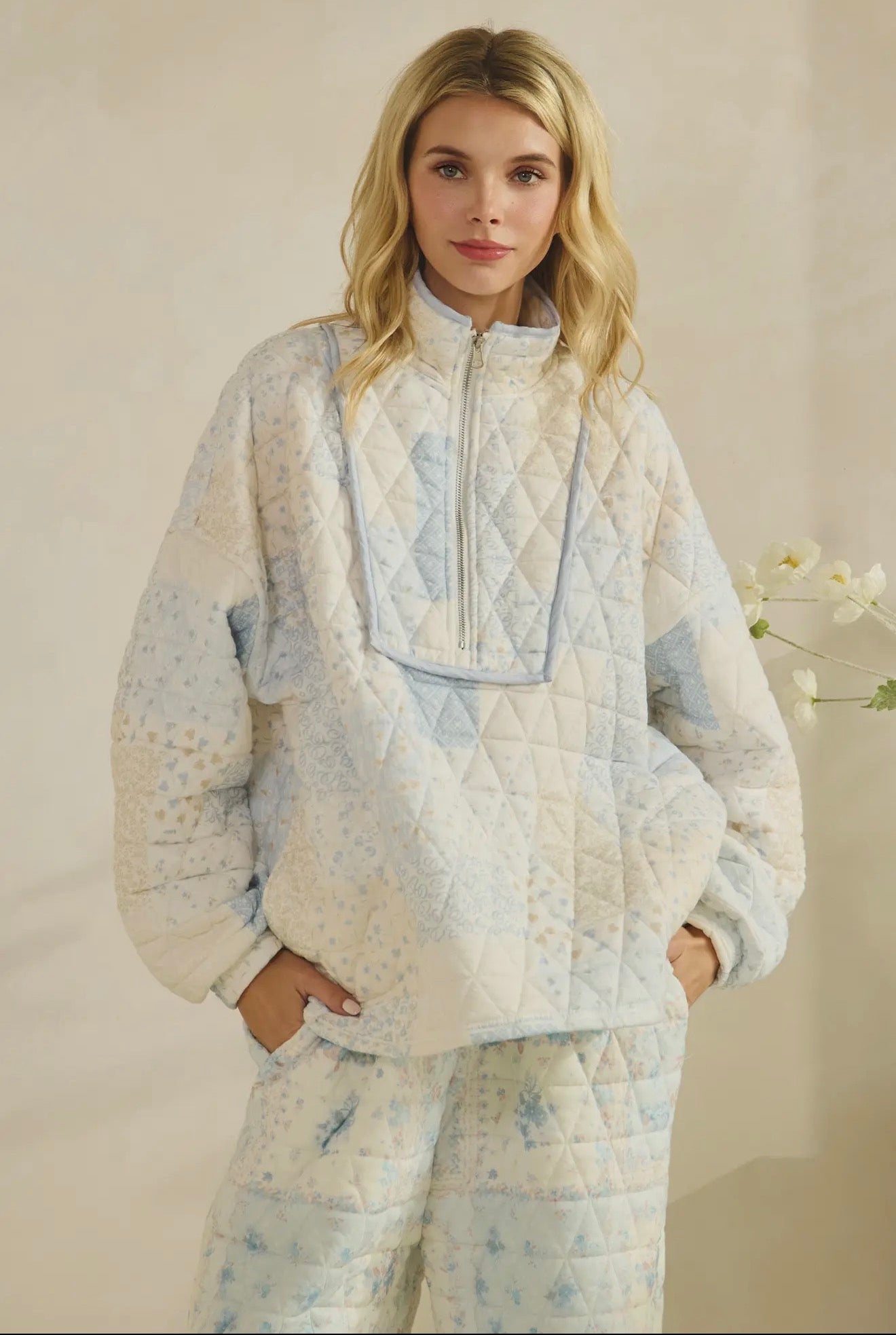Floral textured quarter zip/blue